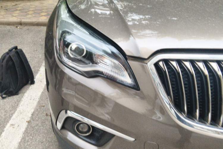 Used Buick Envision 2017 28T Four-Wheel Drive Luxury Model Right Front Headlight