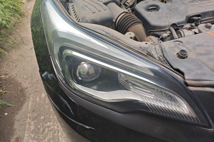 Used Buick Envision 2017 20T Two-Wheel Drive Leading Version Right Front Headlight