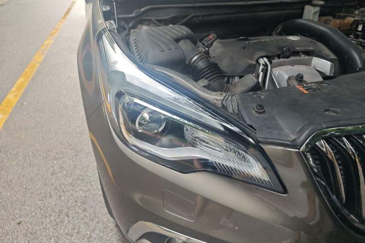 Used Buick Envision 2017 28T Four-Wheel Drive Elite Model Right Front Headlight