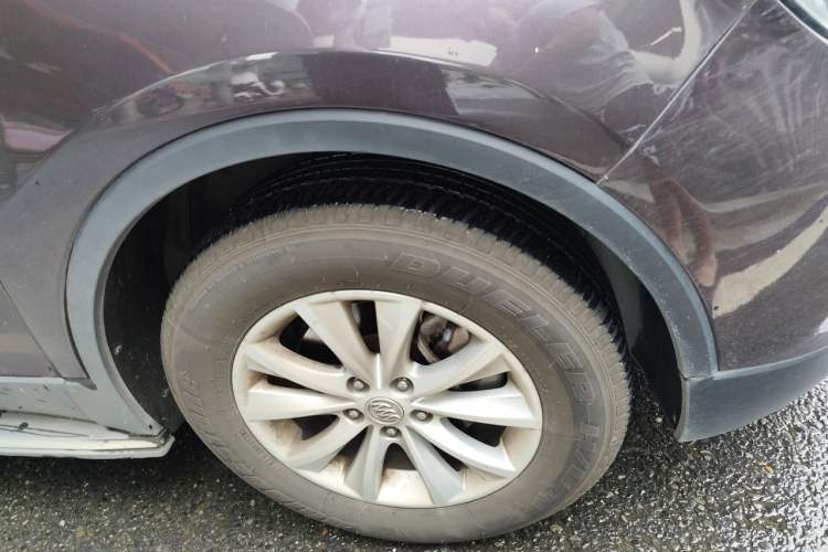 Used Buick Envision 2017 28T Four-Wheel Drive Elite Model Right Front Wheel Hub