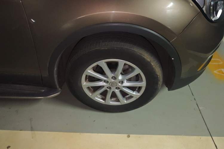 Used Buick Envision 2017 20T Two-Wheel Drive Leading Version Right Front Wheel Hub