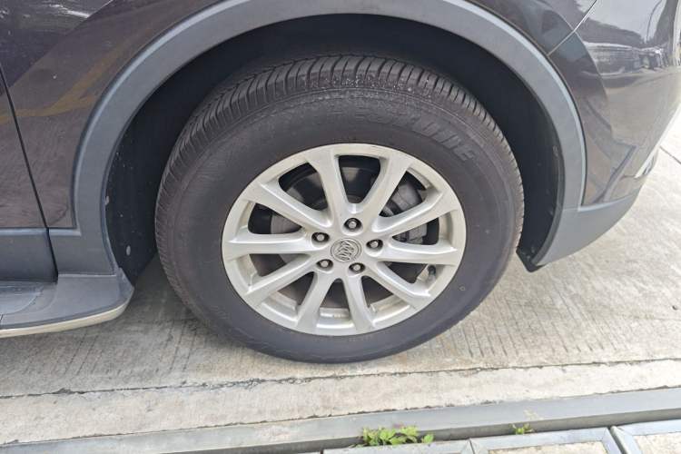 Used Buick Envision 2017 20T Two-Wheel Drive Elite Version Right Front Wheel Hub