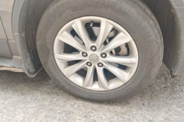 Used Buick Envision 2017 28T Four-Wheel Drive Elite Model Right Front Wheel Hub
