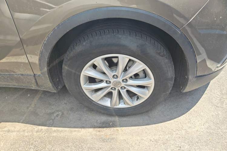 Used Buick Envision 2017 28T Four-Wheel Drive Elite Model Right Front Wheel Hub