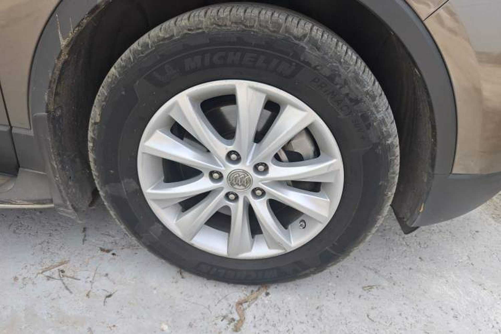 Used Buick Envision 2017 28T Four-Wheel Drive Elite Model Right Front Wheel Hub