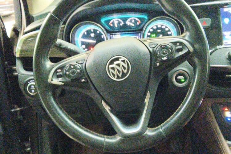 Used Buick Envision 2017 28T Four-Wheel Drive Luxury Model Steering Wheel