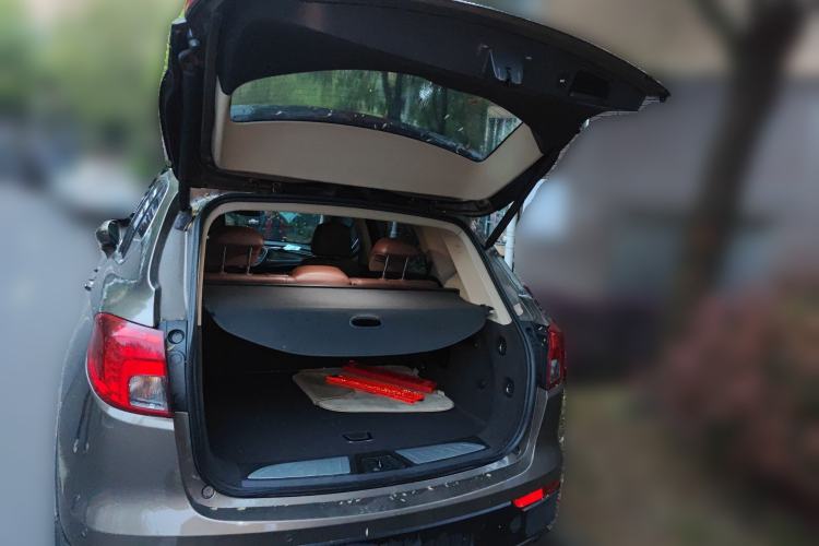 Used Buick Envision 2017 20T Two-Wheel Drive Luxury Model Trunk