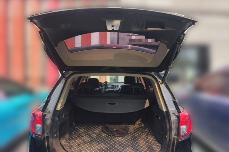 Used Buick Envision 2017 28T Four-Wheel Drive Elite Model Trunk