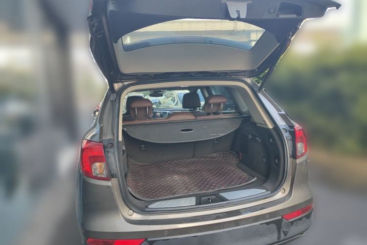 Used Buick Envision 2017 20T Two-Wheel Drive Luxury Model Trunk