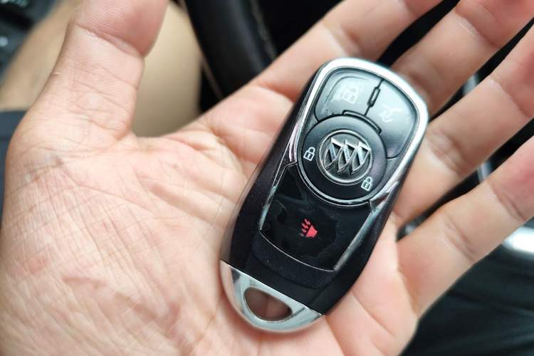 Used Buick Envision 2017 28T Four-Wheel Drive Elite Model Vehicle Key