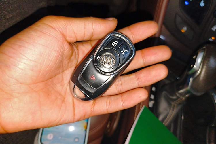 Used Buick Envision 2017 28T Four-Wheel Drive Elite Model Vehicle Key