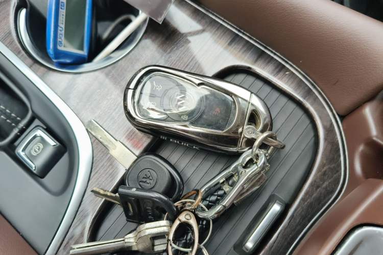 Used Buick Envision 2017 28T Four-Wheel Drive Elite Model Vehicle Key