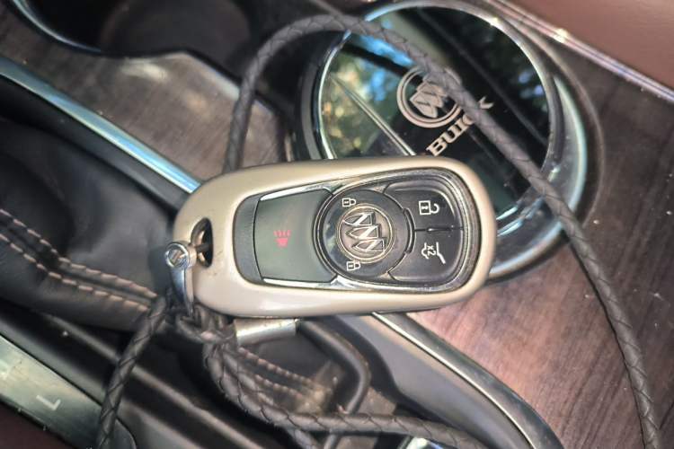 Used Buick Envision 2017 28T Four-Wheel Drive Luxury Model Vehicle Key