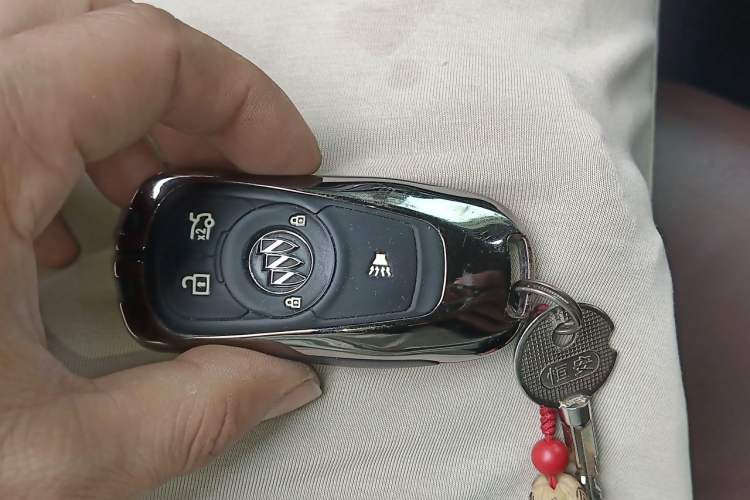 Used Buick Envision 2017 20T Two-Wheel Drive Luxury Model Vehicle Key