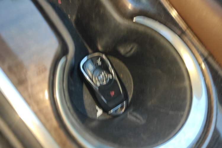 Used Buick Envision 2017 20T Two-Wheel Drive Luxury Model Vehicle Key