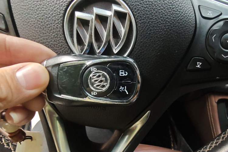 Used Buick Envision 2017 28T Four-Wheel Drive Elite Model Vehicle Key