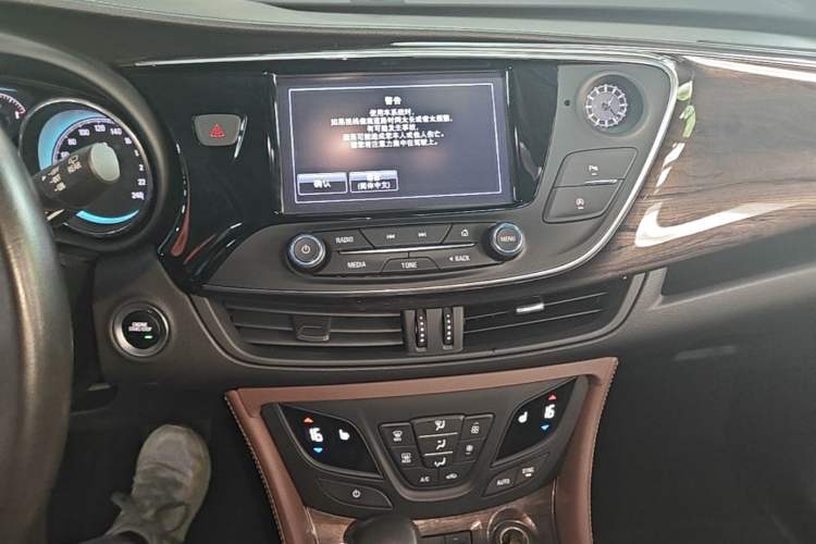 Used Buick Envision 2017 28T Four-Wheel Drive Elite Model Audio And AC Panel