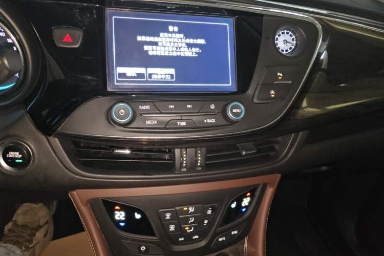 Used Buick Envision 2017 28T Four-Wheel Drive Elite Model Audio And AC Panel