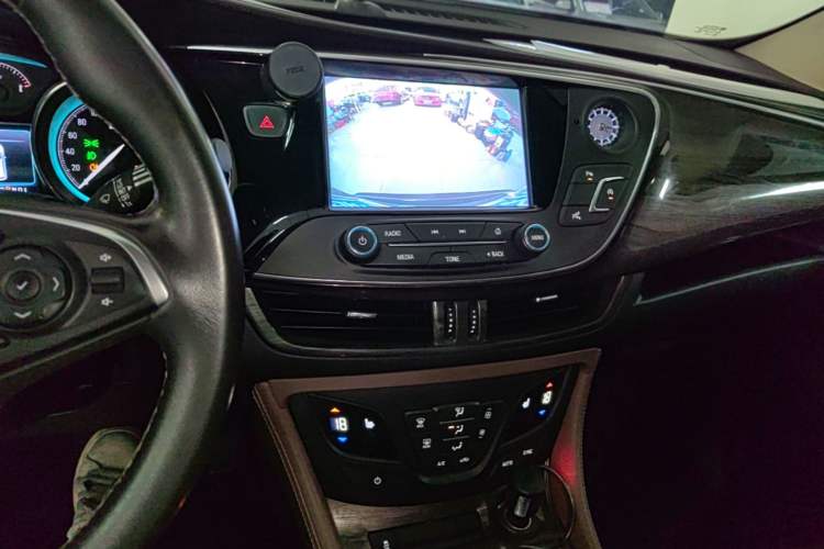 Used Buick Envision 2017 20T Two-Wheel Drive Luxury Model Audio And AC Panel