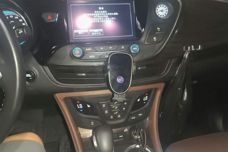 Used Buick Envision 2017 28T Four-Wheel Drive Elite Model Audio And AC Panel
