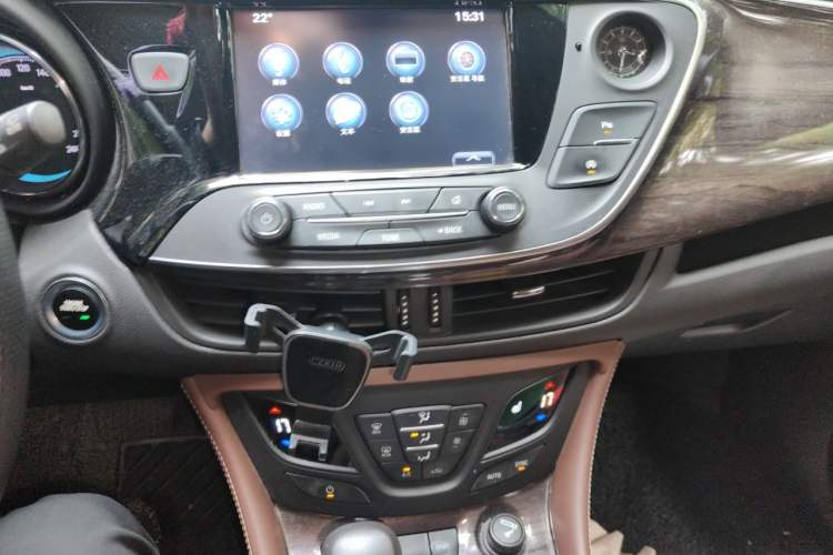 Used Buick Envision 2017 28T Four-Wheel Drive Elite Model Audio And AC Panel