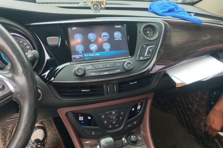 Used Buick Envision 2017 20T Two-Wheel Drive Luxury Model Audio And AC Panel