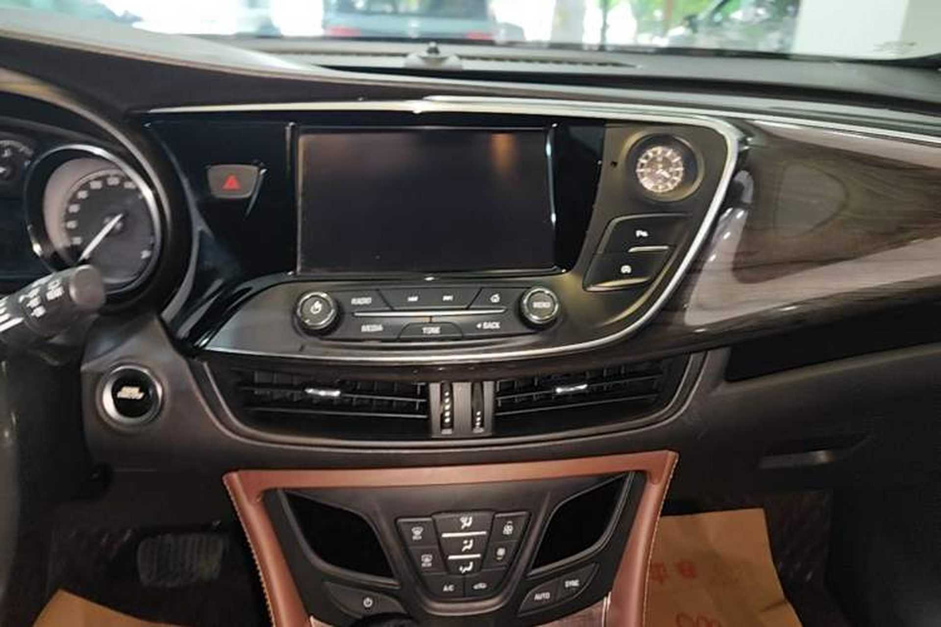 Used Buick Envision 2017 28T Four-Wheel Drive Elite Model Audio And AC Panel