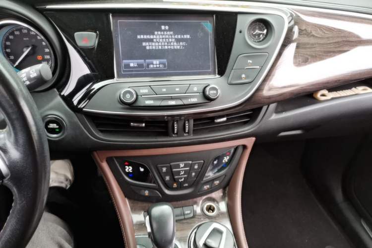 Used Buick Envision 2017 28T Four-Wheel Drive Elite Model Audio And AC Panel