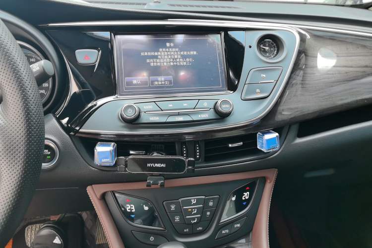 Used Buick Envision 2017 28T Four-Wheel Drive Elite Model Audio And AC Panel