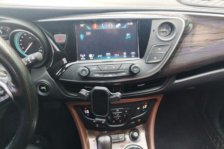 Used Buick Envision 2017 28T Four-Wheel Drive Elite Model Audio And AC Panel