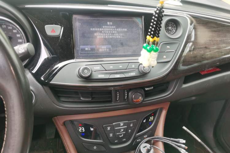 Used Buick Envision 2017 20T Two-Wheel Drive Elite Version Audio And AC Panel