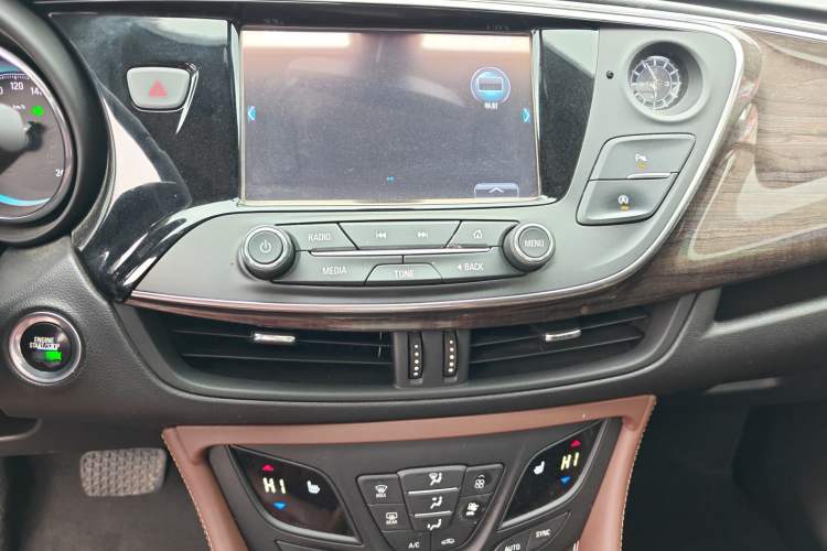 Used Buick Envision 2017 20T Two-Wheel Drive Elite Version Audio And AC Panel