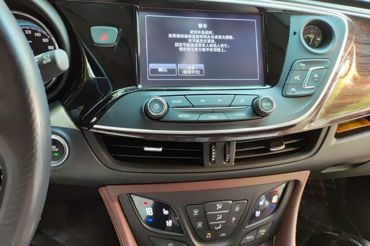Used Buick Envision 2017 28T Four-Wheel Drive Luxury Model Audio And AC Panel