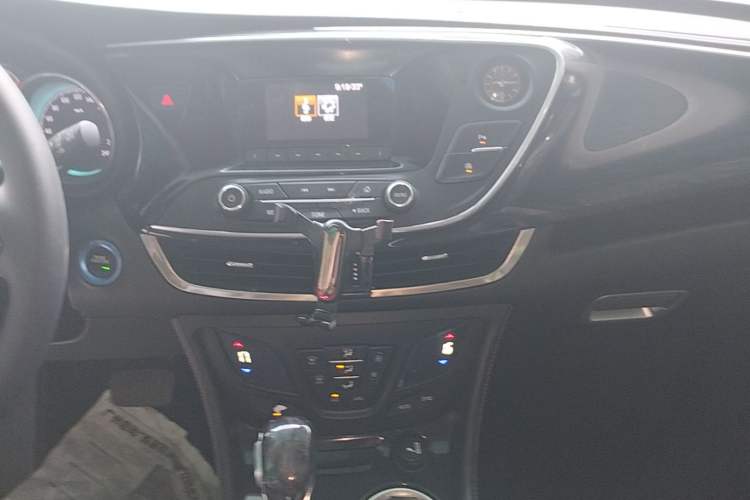 Used Buick Envision 2017 20T Two-Wheel Drive Leading Version Audio And AC Panel
