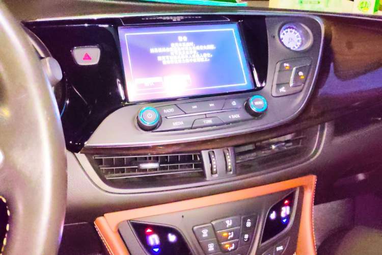 Used Buick Envision 2017 20T Two-Wheel Drive Luxury Model Audio And AC Panel