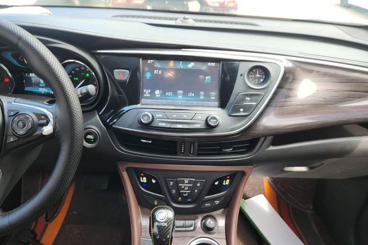 Used Buick Envision 2017 20T Two-Wheel Drive Elite Version Audio And AC Panel