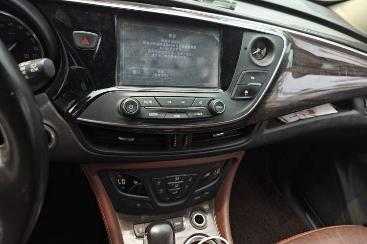 Used Buick Envision 2017 28T Four-Wheel Drive Elite Model Audio And AC Panel