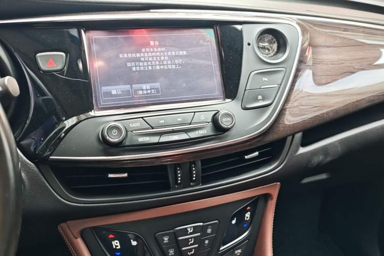 Used Buick Envision 2017 20T Two-Wheel Drive Elite Version Audio And AC Panel