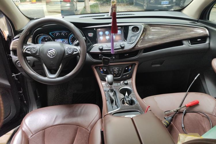 Used Buick Envision 2017 28T Four-Wheel Drive Elite Model Center Console