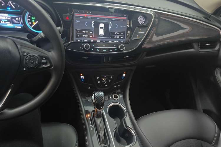 Used Buick Envision 2017 20T Two-Wheel Drive Leading Version Center Console