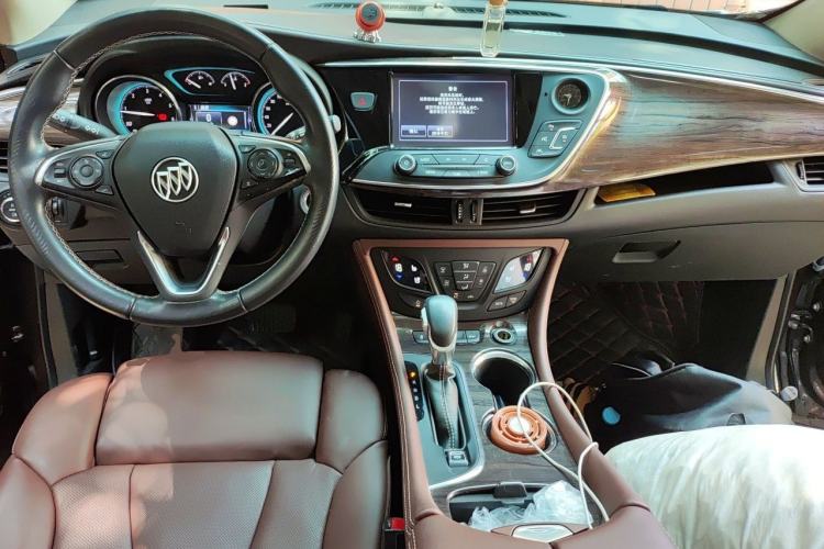 Used Buick Envision 2017 28T Four-Wheel Drive Luxury Model Center Console