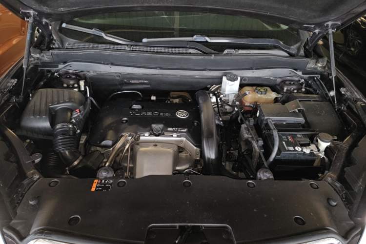 Used Buick Envision 2017 28T Four-Wheel Drive Elite Model Engine Bay