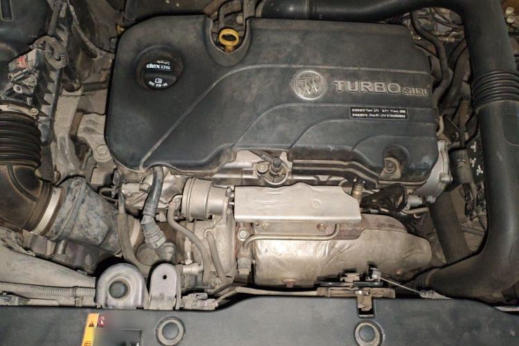 Used Buick Envision 2017 20T Two-Wheel Drive Elite Version Engine Bay