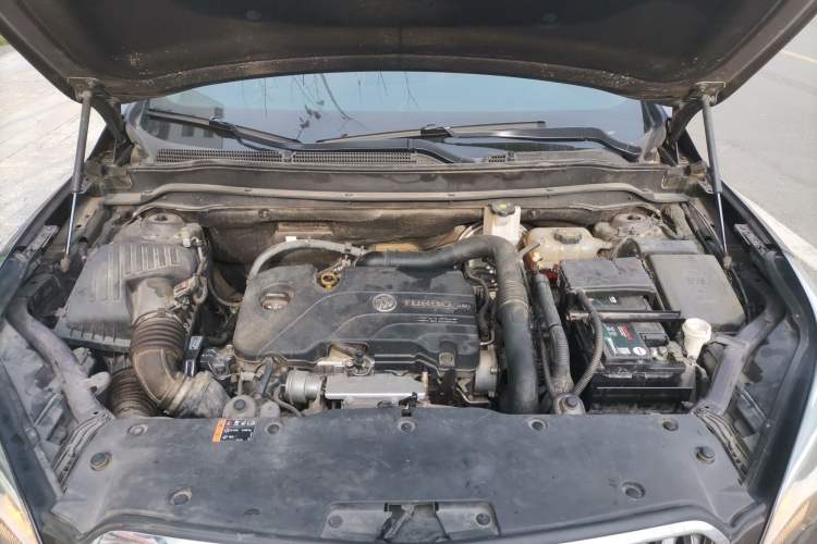Used Buick Envision 2017 20T Two-Wheel Drive Elite Version Engine Bay