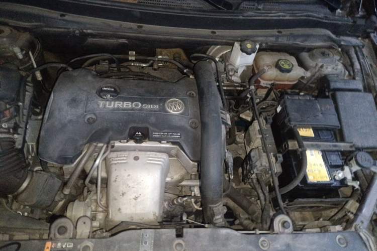 Used Buick Envision 2017 28T Four-Wheel Drive Elite Model Engine Bay