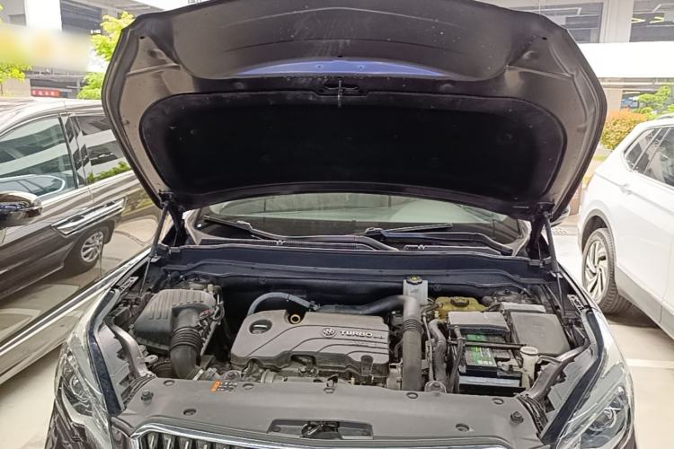 Used Buick Envision 2017 20T Two-Wheel Drive Elite Version Engine Bay