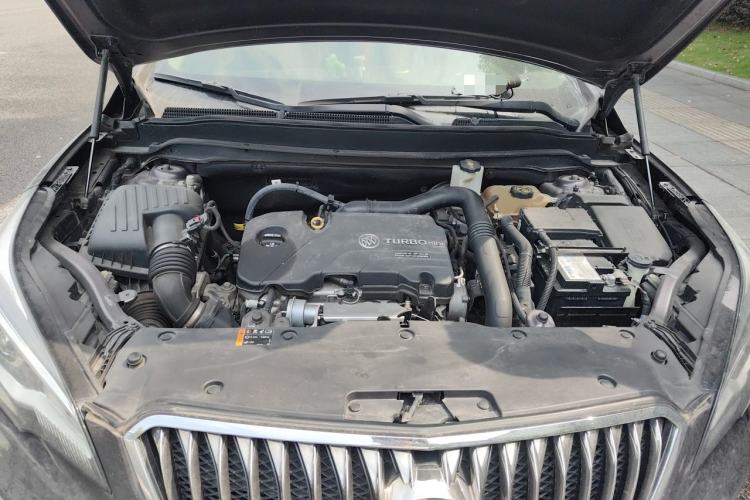 Used Buick Envision 2017 20T Two-Wheel Drive Elite Version Engine Bay