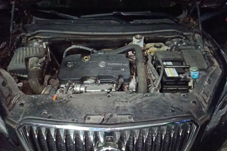 Used Buick Envision 2017 20T Two-Wheel Drive Elite Version Engine Bay