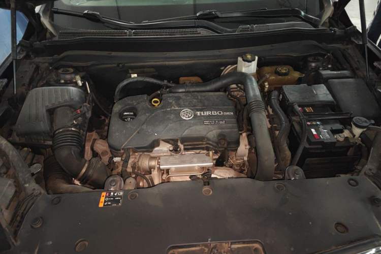 Used Buick Envision 2017 20T Two-Wheel Drive Luxury Model Engine Bay