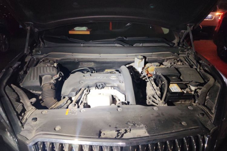 Used Buick Envision 2017 28T Four-Wheel Drive Elite Model Engine Bay